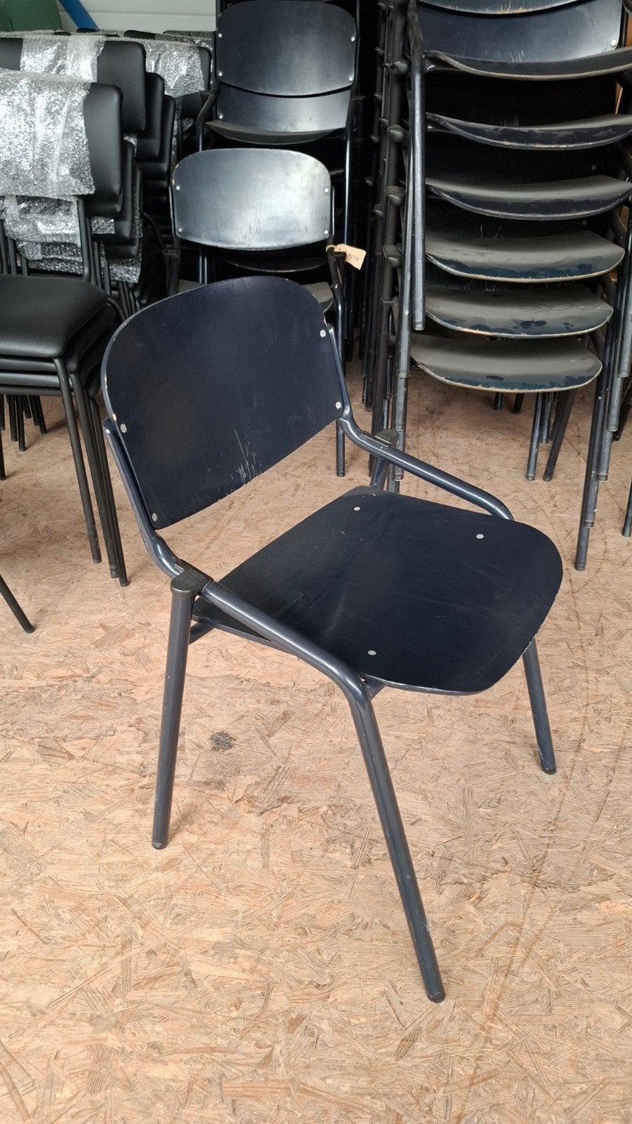 72 vintage school stapelbare industriële horeca kantine set, Ophalen of Verzenden, Zwart, Metaal, Vijf, Zes of meer stoelen