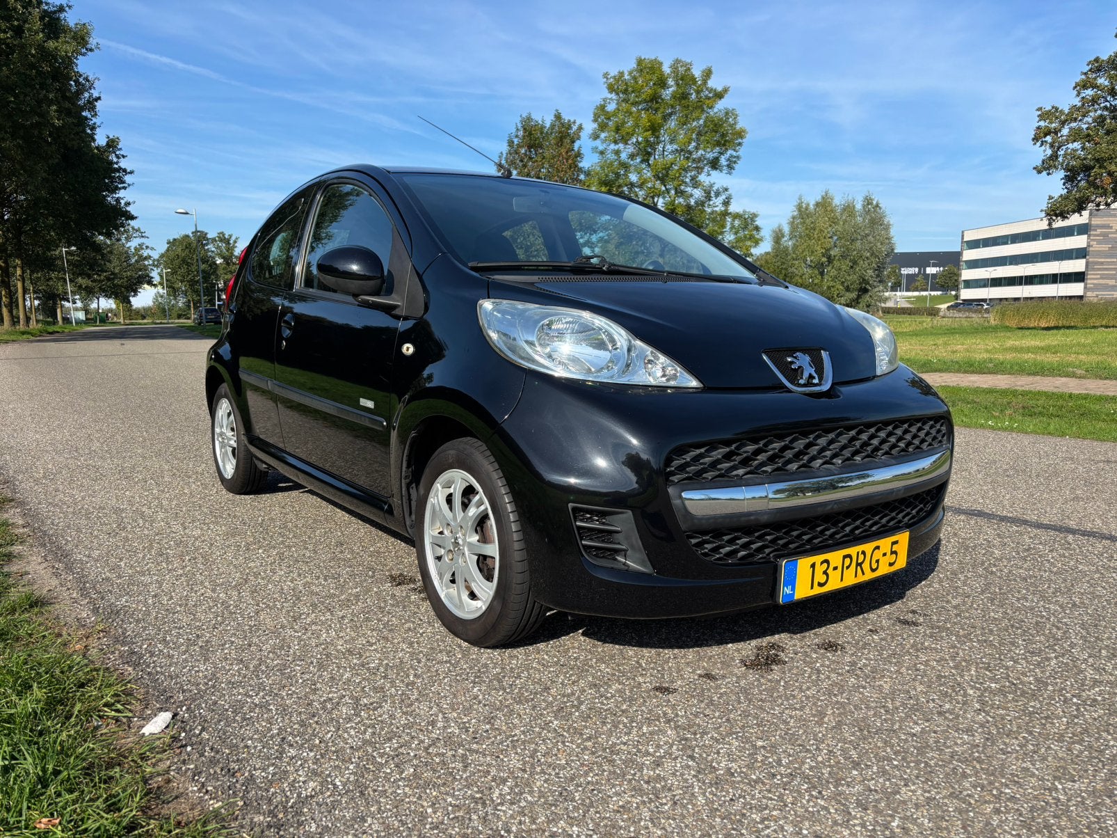 Peugeot 107 1.0 12V 5DR EERSTE EIGENAAR, Voorwielaandrijving, 4 stoelen, Origineel Nederlands, Handgeschakeld
