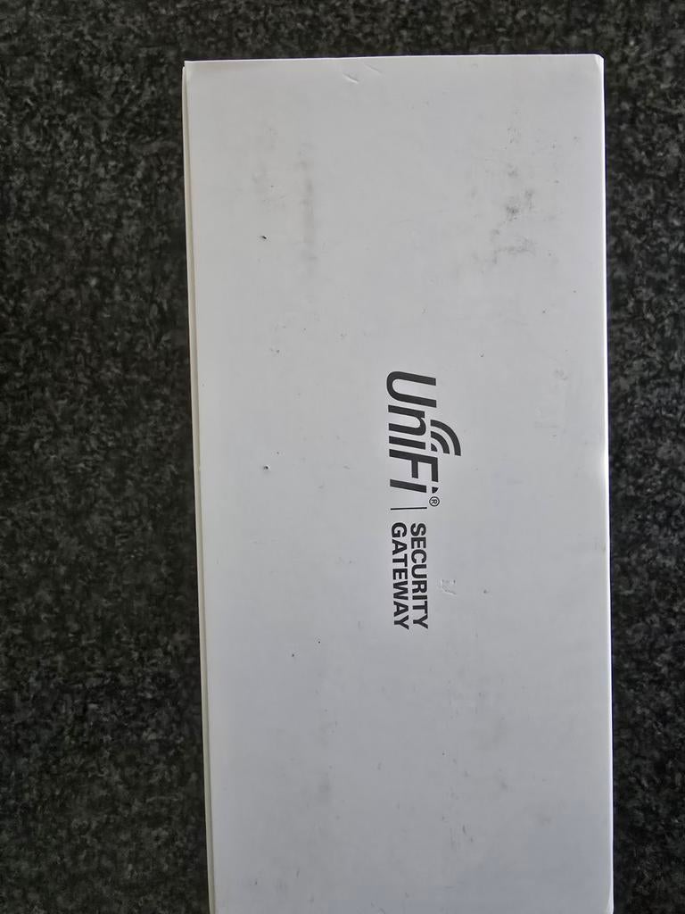 Ubiquiti UniFi Security Gateway (USG), Computers en Software, Routers en Modems, Ophalen, Zo goed als nieuw, Router, Ubiquiti UniFi