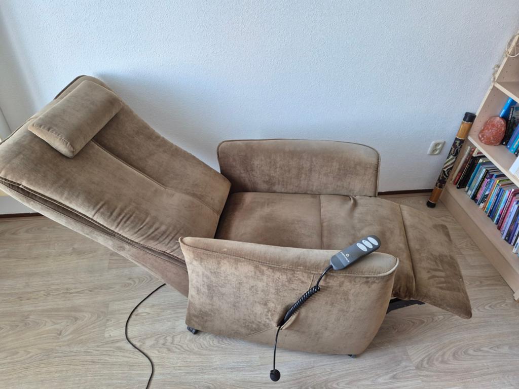 Prominent sta-op-stoel  Zeer nette staat! Bruin/Taupe, Huis en Inrichting, Fauteuils, Ophalen, Gebruikt, Minder dan 75 cm, Stof