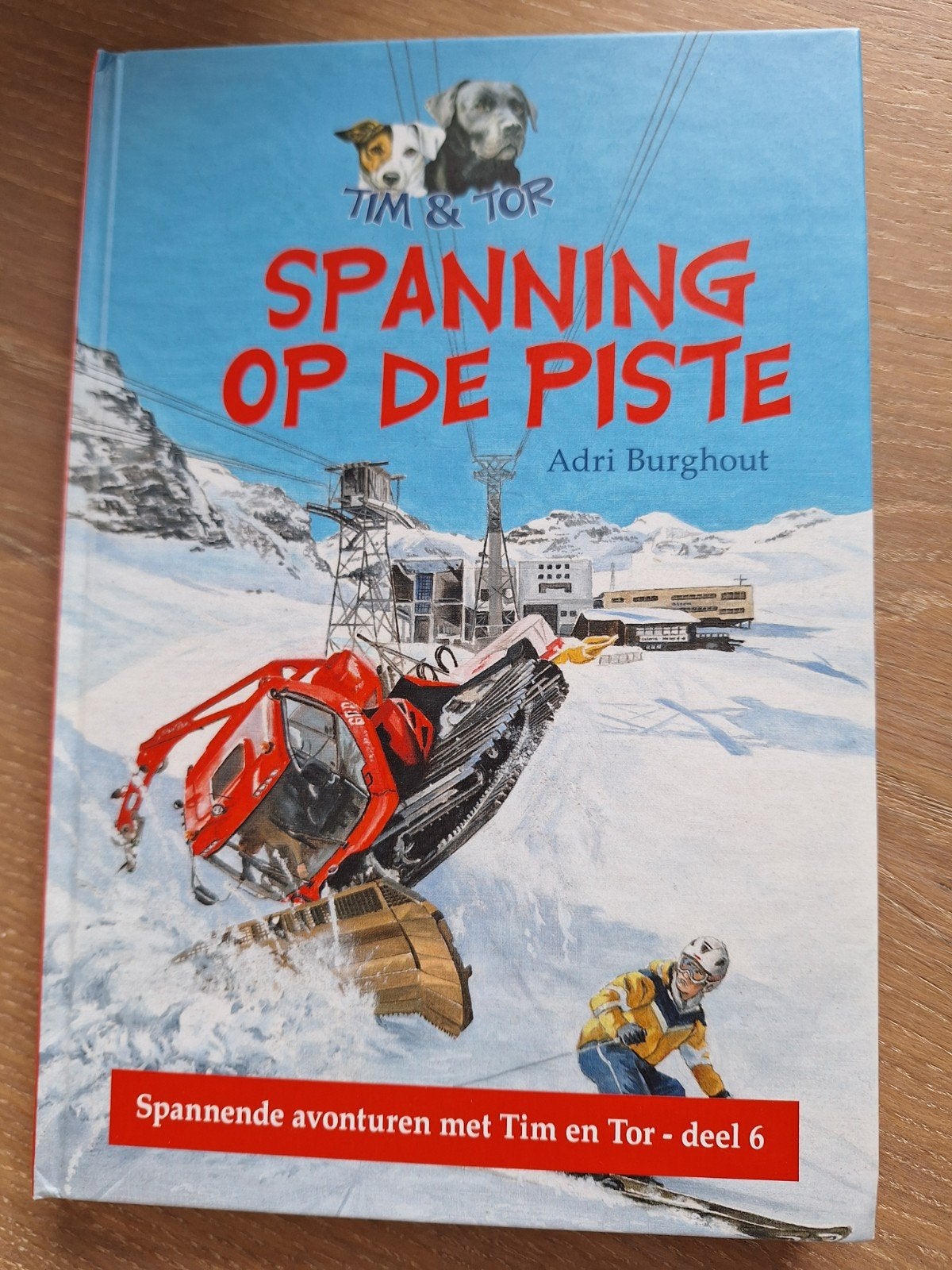 Adri Burghout - Spanning op de piste, Boeken, Ophalen of Verzenden, Zo goed als nieuw, Adri Burghout