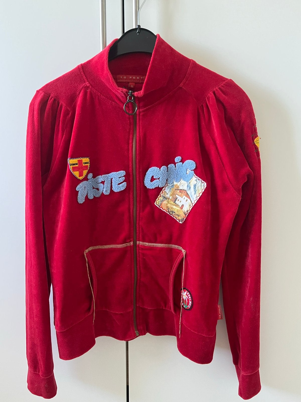 10 FEET Rood fluwelen vestje “Piste Chic” - Maat M, Ophalen of Verzenden, Zo goed als nieuw, Maat 38/40 (M), Rood
