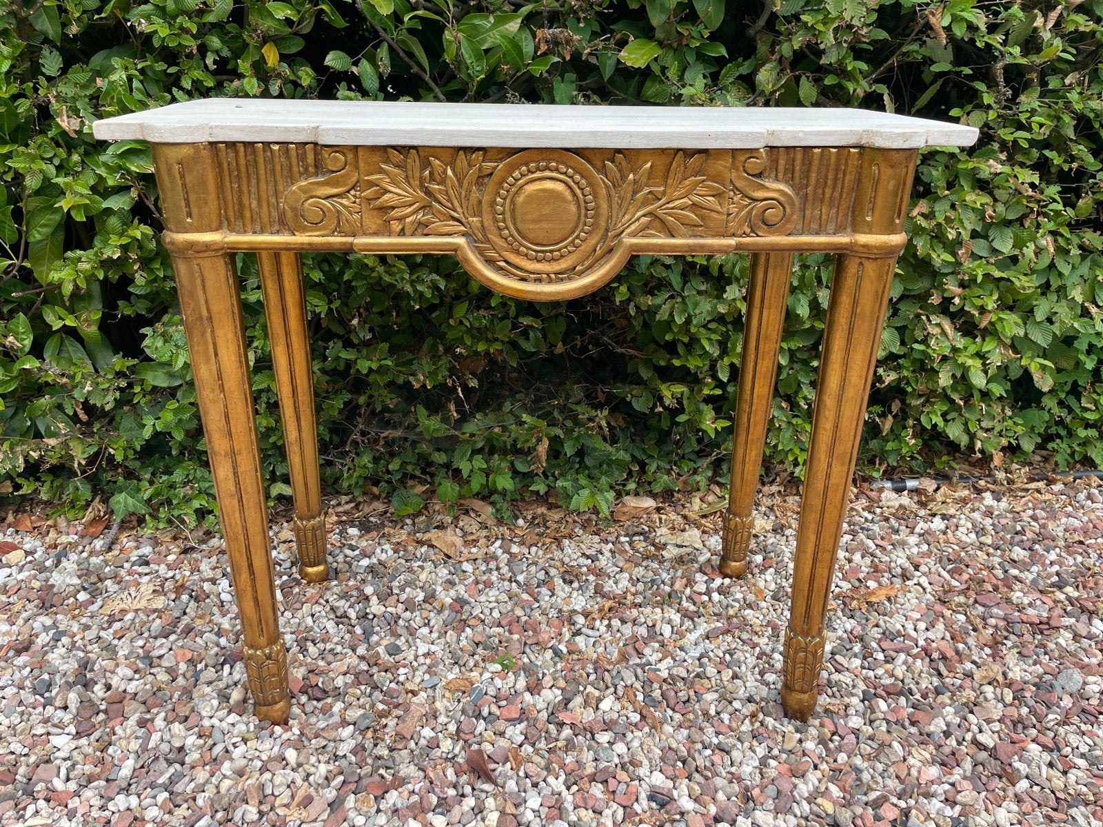 Vergulde sidetable met houten Blad, Ophalen, Rechthoekig, Louis seize stijl