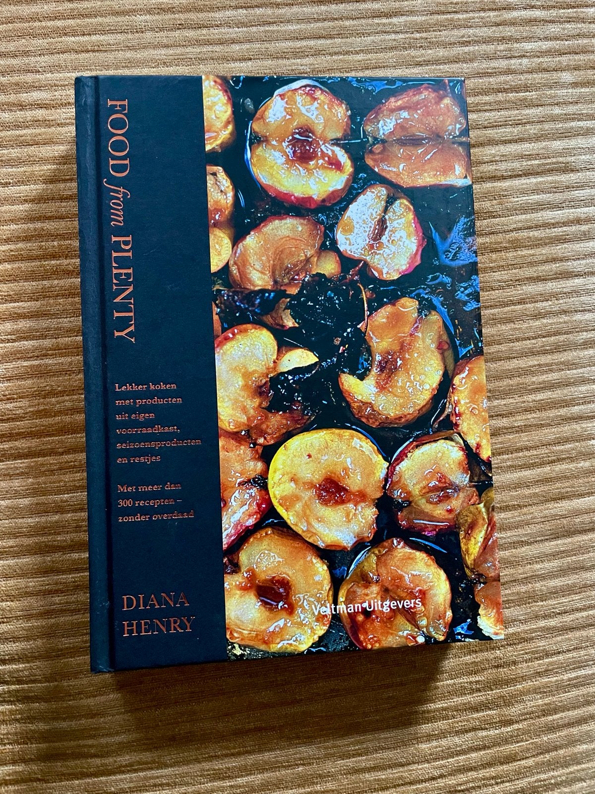 Food from Plenty - Diana Henry kookboek, Boeken, Voorgerechten en Soepen, Ophalen of Verzenden, Zo goed als nieuw, Gezond koken