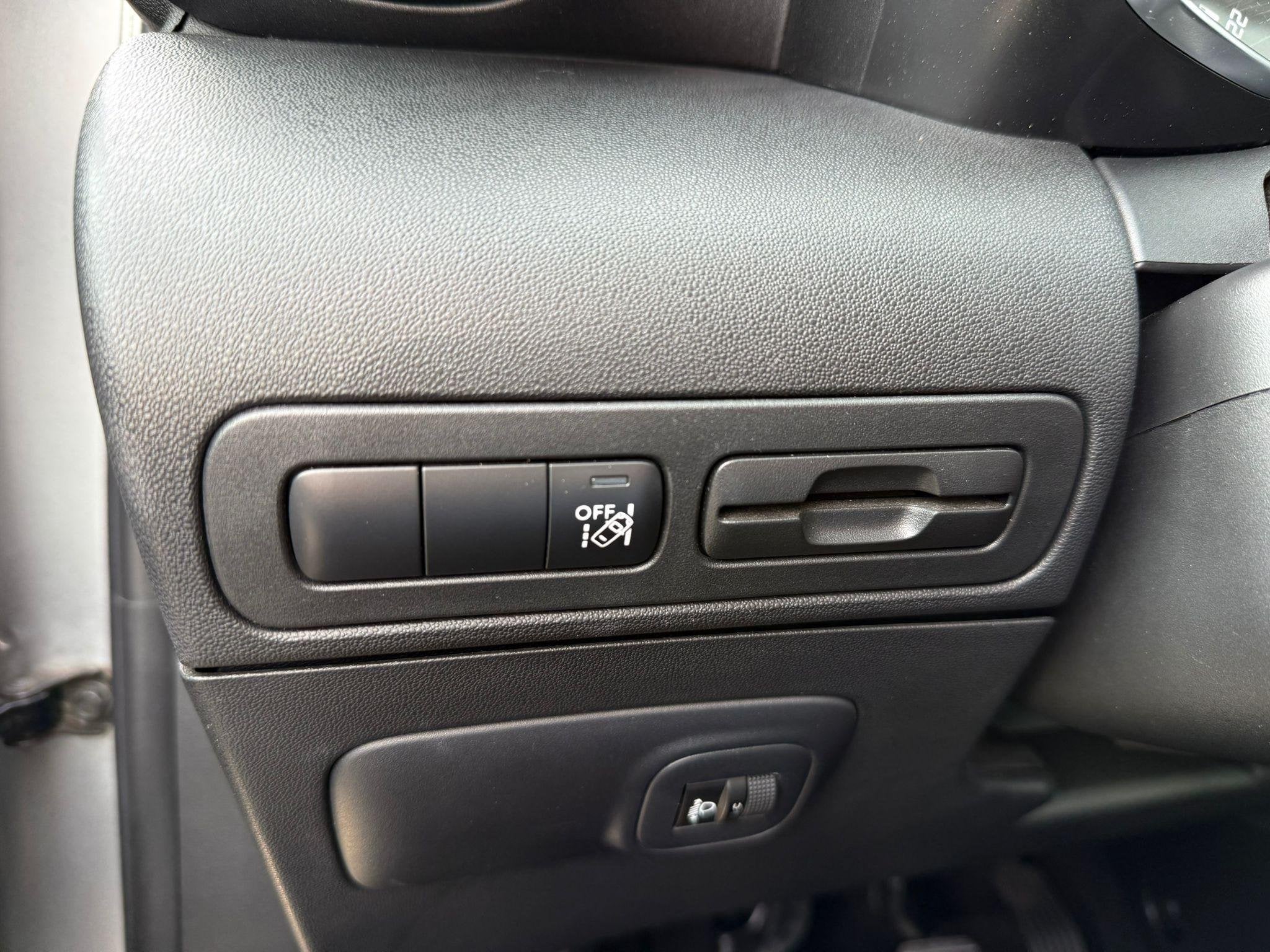Foto 13 van Citroen C3 Aircross 1.2 PureTech S&S Feel airco / cruise / n