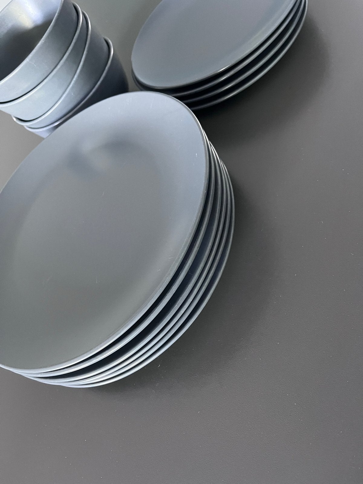 Donkergrijs servies IKEA: schaaltjes, ontbijt-en dinerborden, Ophalen, Gebruikt, Keramiek, Overige typen