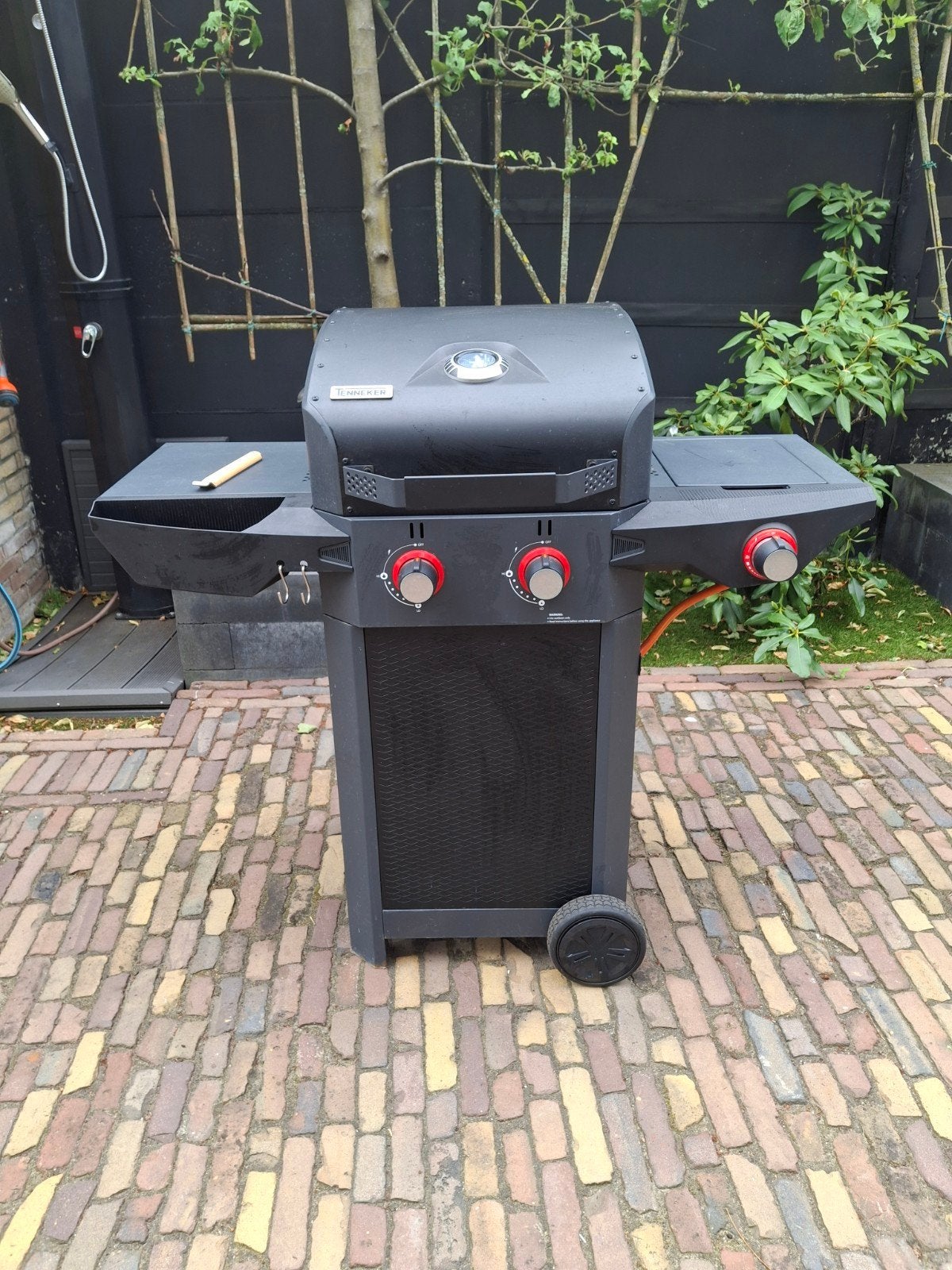 Tenneker gasbarbecue met zijbrander, Ophalen, Gebruikt, Zanker
