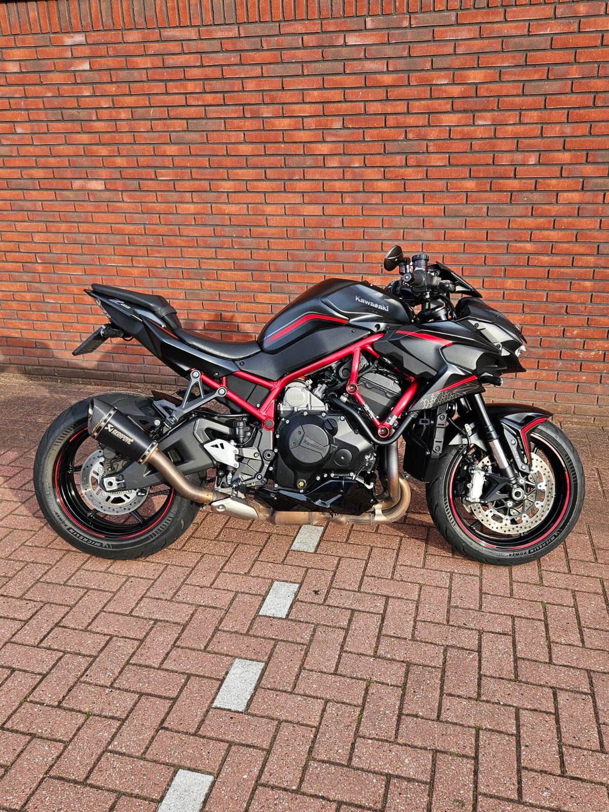 Kawasaki Z H2 2021 | 220PK ECU Flash | Akrapovic, Motoren, Motoren | Kawasaki, Naked bike