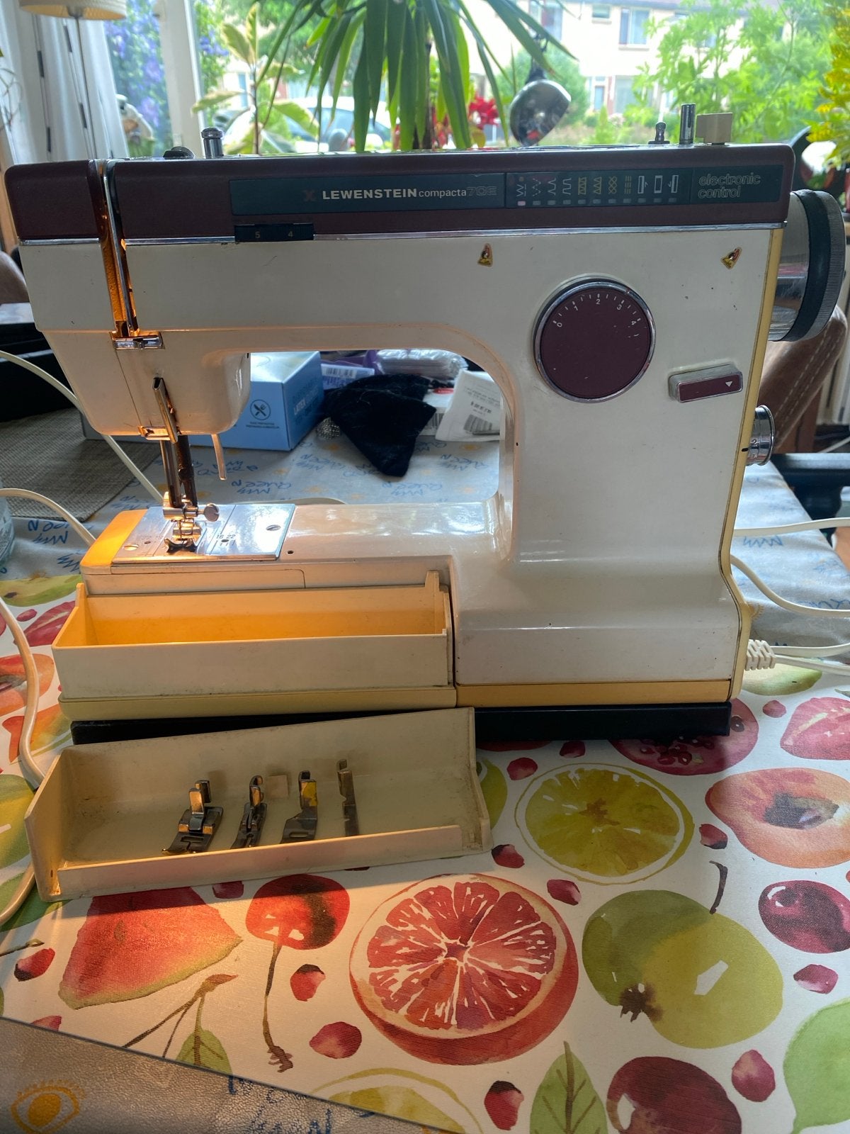 Lewenstein Compacta Naaimachine met accessoires, Ophalen of Verzenden, Gebruikt, Naaimachine, Lewenstein