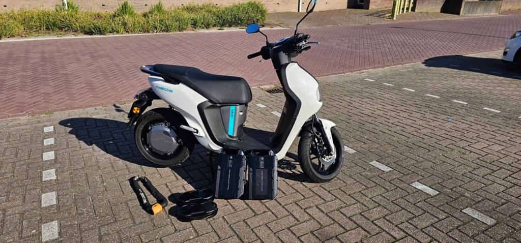 Elektrische yamaha neos, Fietsen en Brommers, Scooters | Yamaha, Maximaal 45 km/u, Elektrisch, Ophalen of Verzenden, Zo goed als nieuw