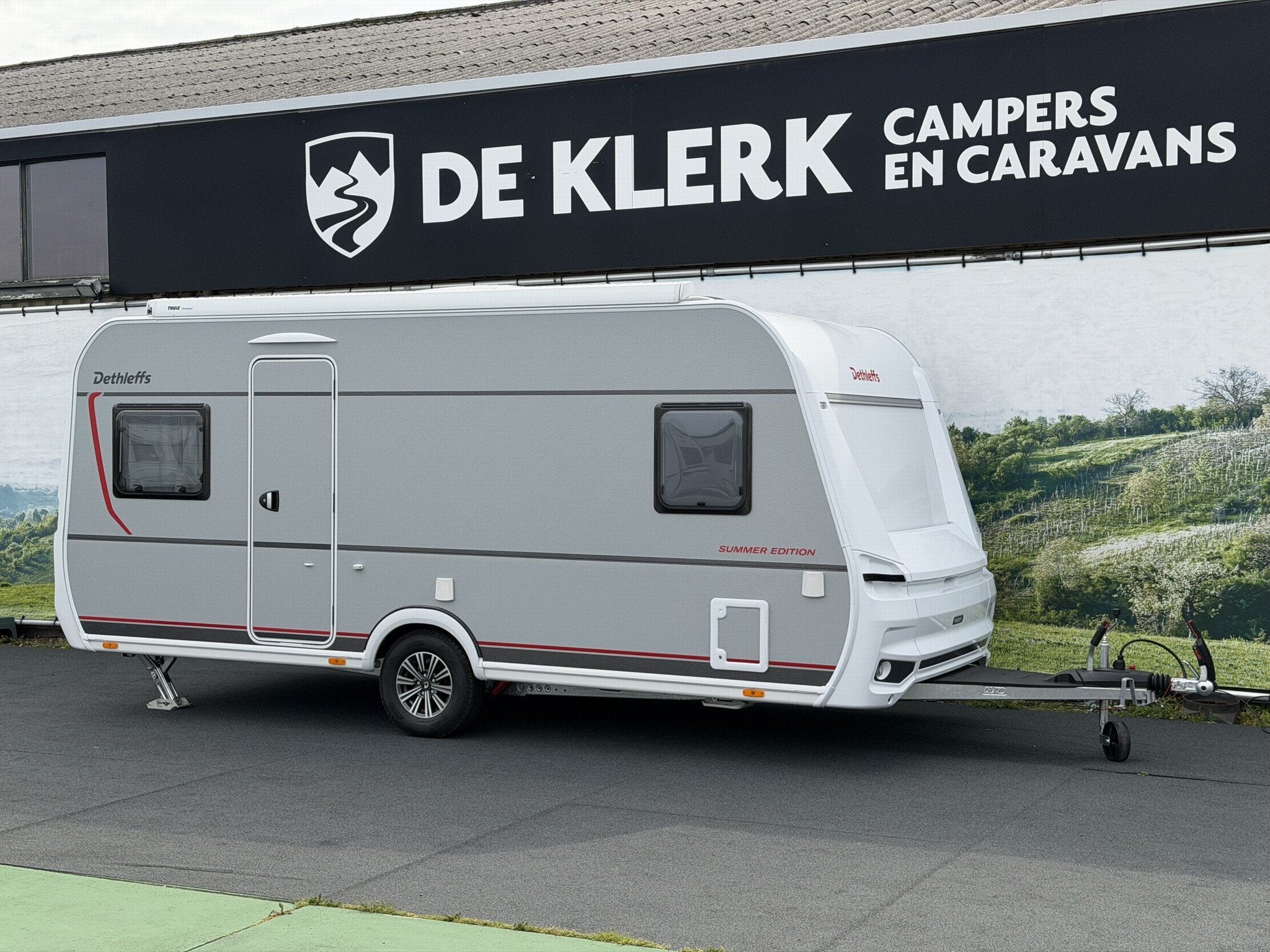 Dethleffs 470 FR Summer Edition (bj 2026), Caravans en Kamperen, 7 tot 8 meter, Bedrijf, Info@deklerkcaravans.nl, Dethleffs