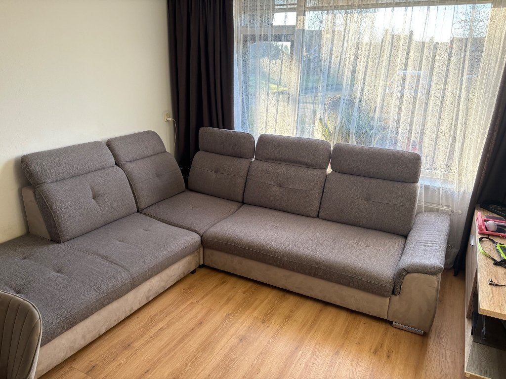 Hoekbank met slaapfunctie en verstelbare hoofdsteunen, Huis en Inrichting, Ophalen, 250 tot 300 cm, Gebruikt, 100 tot 125 cm