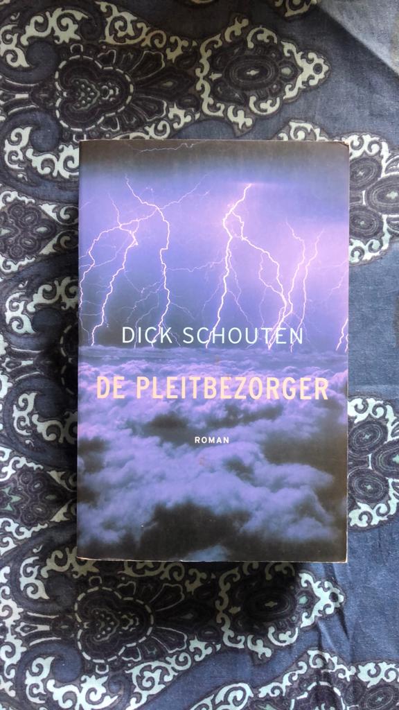 Dick Schouten - De pleitbezorger, Ophalen of Verzenden, Zo goed als nieuw, D. Schouten