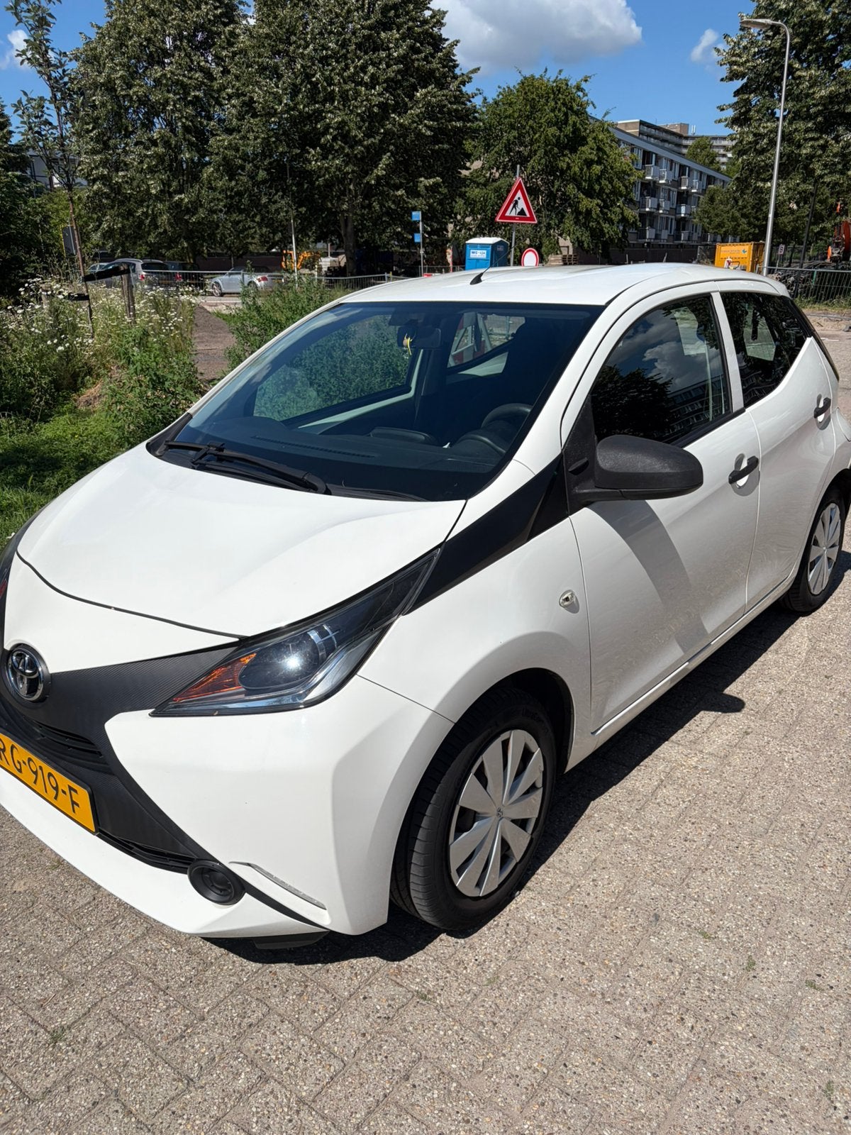 Toyota Aygo 1.0 Vvt-i 69pk 5D 2017 Wit, Auto's, Toyota, Voorwielaandrijving, 4 stoelen, Wit, Origineel Nederlands