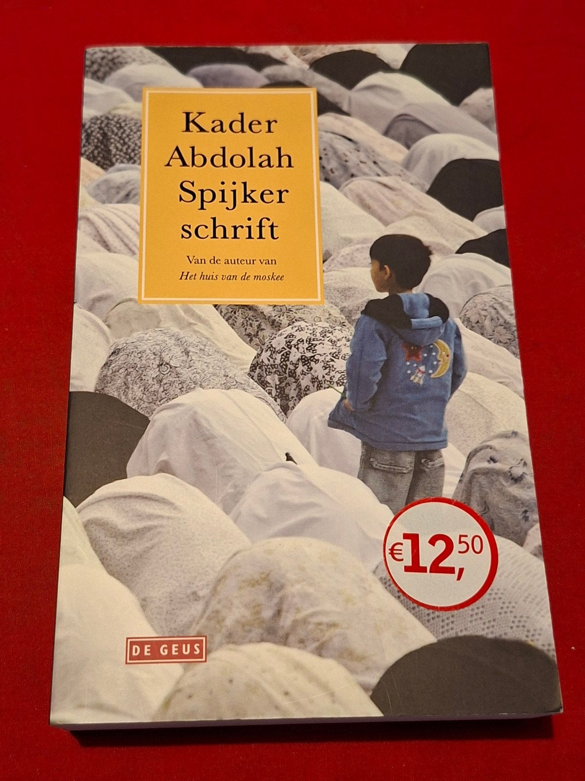 GESIGNEERD Spijkerschrift. Kader Abdolah., Ophalen of Verzenden, Zo goed als nieuw