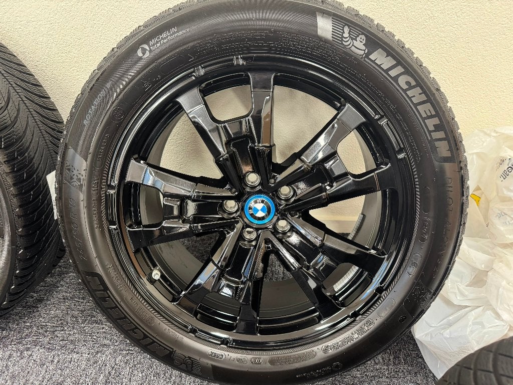 BMW iX3 Winterset 19” Styling 842 kleur Jet Black (G08BEV), Gebruikt, Banden en Velgen, Winterbanden, Personenwagen