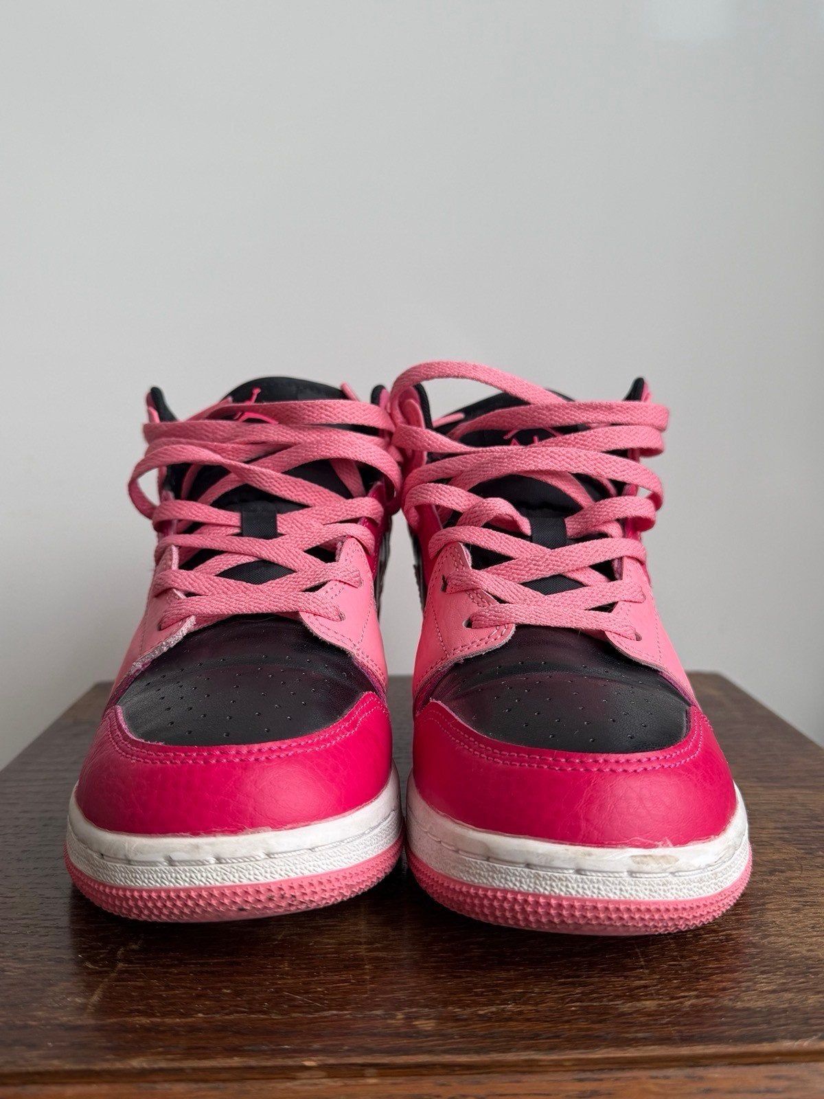 Air Jordan 1 Mid “Coral Chalk”; Maat 38,5, Ophalen of Verzenden, Sneakers of Gympen, Gedragen, Air jordan