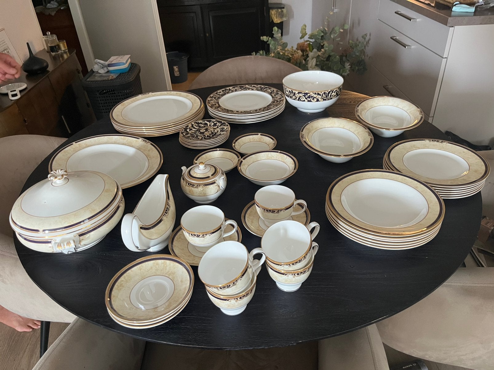 Wedgwood Cornucopia Servies - Compleet en Zo Goed Als Nieuw, Ophalen, Zo goed als nieuw, Wedgwood, Porselein
