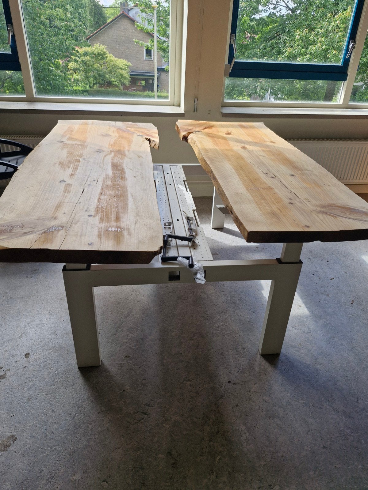 2x duo Boomstam buro/tafel, Ophalen, In hoogte verstelbaar