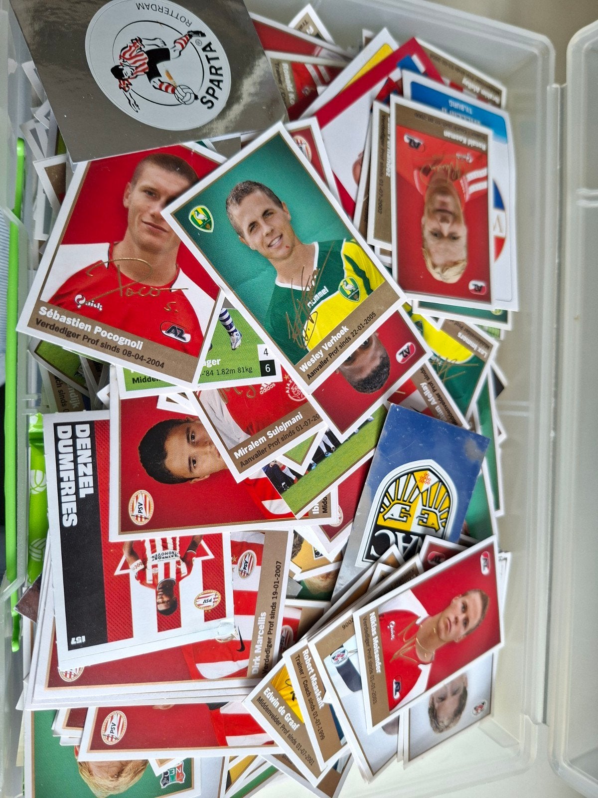 Doos vol voetbalplaatjes, Ophalen of Verzenden, Meerdere stickers