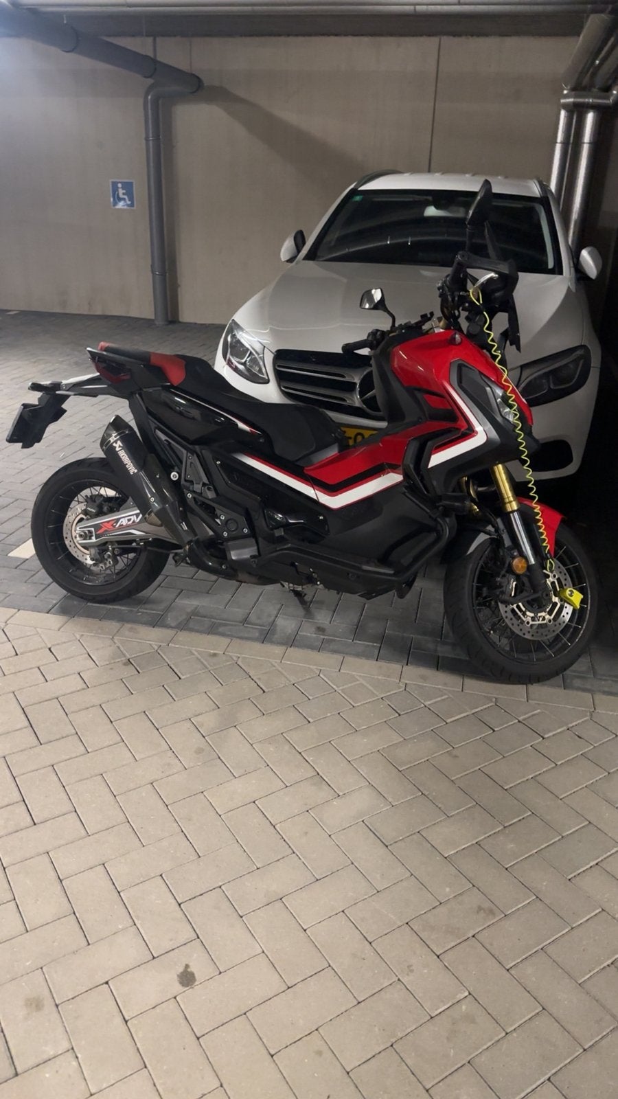 Honda X-ADV 750 -Originele Akrapovič-nette staat, Motoren, 750 cc, Scooter, Occasion, Motorrijbewijs A