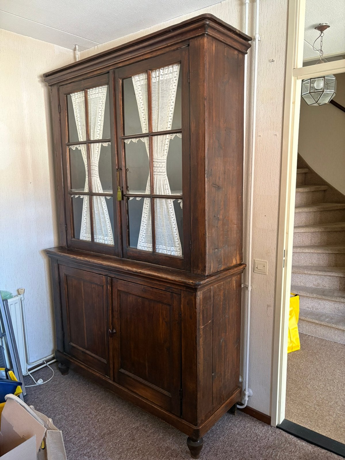 Oude antieke vitrine / buffet kast, Met deur(en), 100 tot 150 cm, 200 cm of meer, Eikenhout
