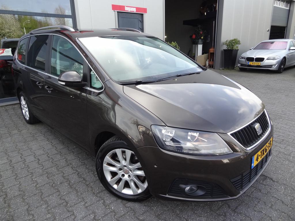 SEAT Alhambra 1.4 TSI | 7-ZITS | NL-AUTO | LEDER | PANO | TR, Auto's, Voorwielaandrijving, Zwart, 4 cilinders, 7 stoelen