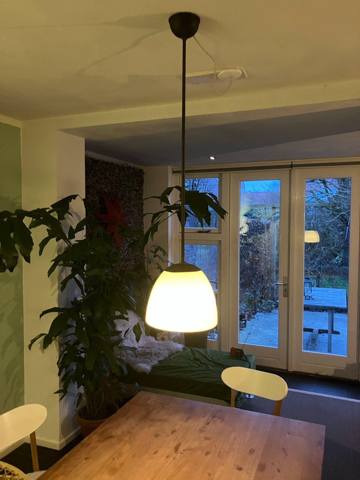 Vintage Jaren '30 Schoollamp met Opaline Glazen Kap, Huis en Inrichting, Ophalen of Verzenden, Gebruikt, Glas, E27 (groot)