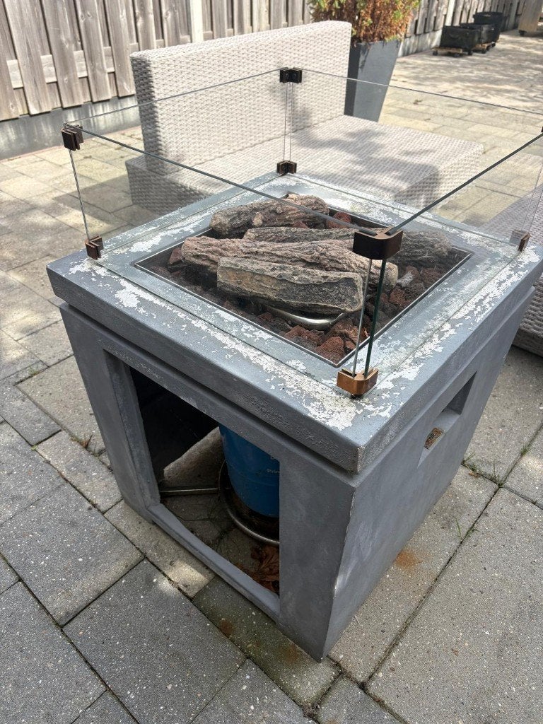 Vuurtafel betonlook incl. glasombouw & gasfles – Werkt goed, Tuin en Terras, Ophalen, Gebruikt