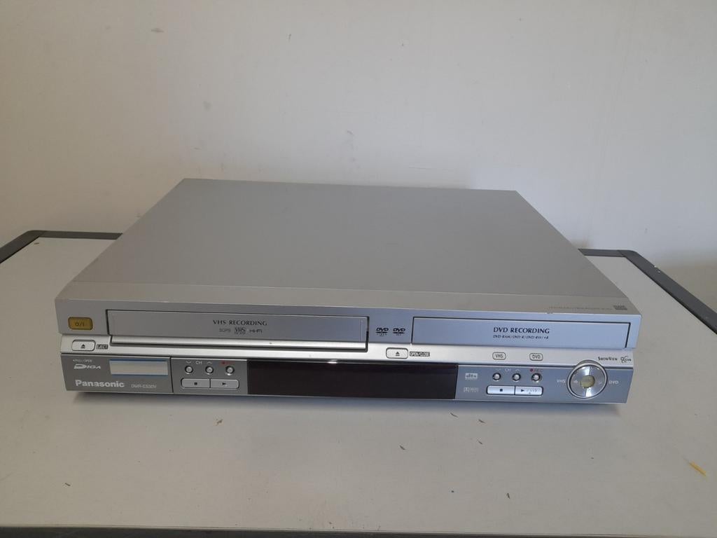 Panasonic DMR-ES30V VHS / DVD Combi Recorder ( defect ), Ophalen of Verzenden, Niet werkend, VHS-speler of -recorder