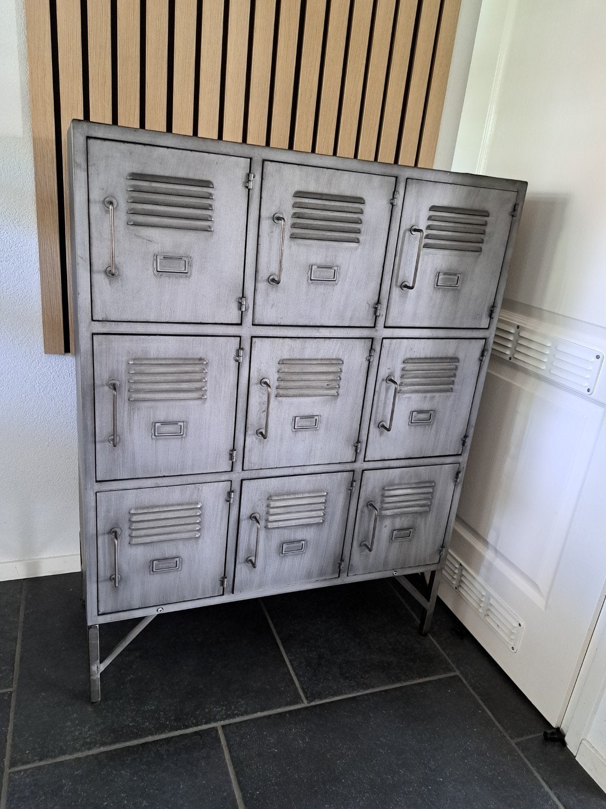 Metalen locker kast J-line- Industrieel, Ophalen, Gebruikt, Industrieel