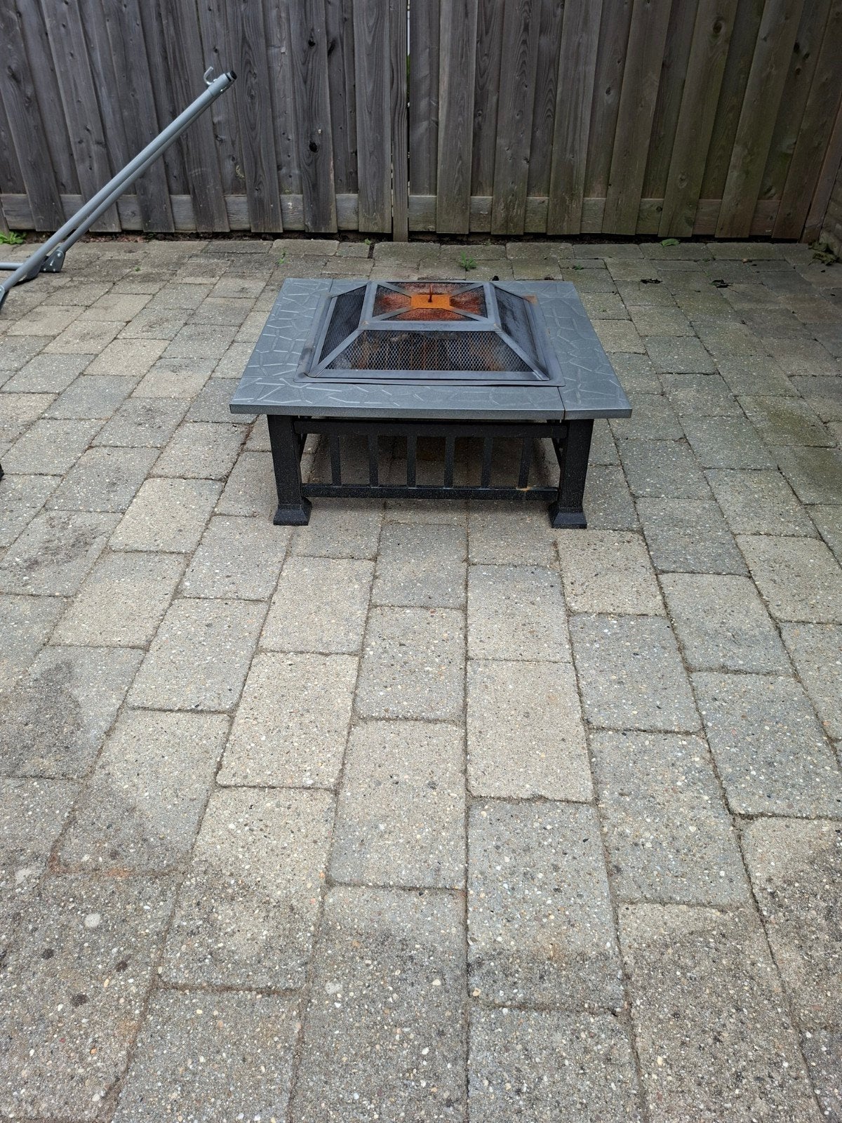Gebruikte bbq / vuurtafel, Ophalen, Gebruikt, Vuurkorf