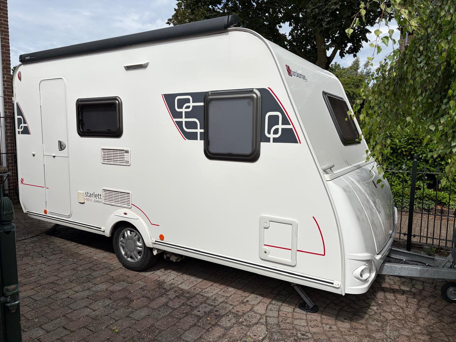 Zeer mooie Sterckeman Starlett comfort 400UL (2018), Caravans en Kamperen, Caravans, Sterckeman, Frans bed, Treinzit, Particulier