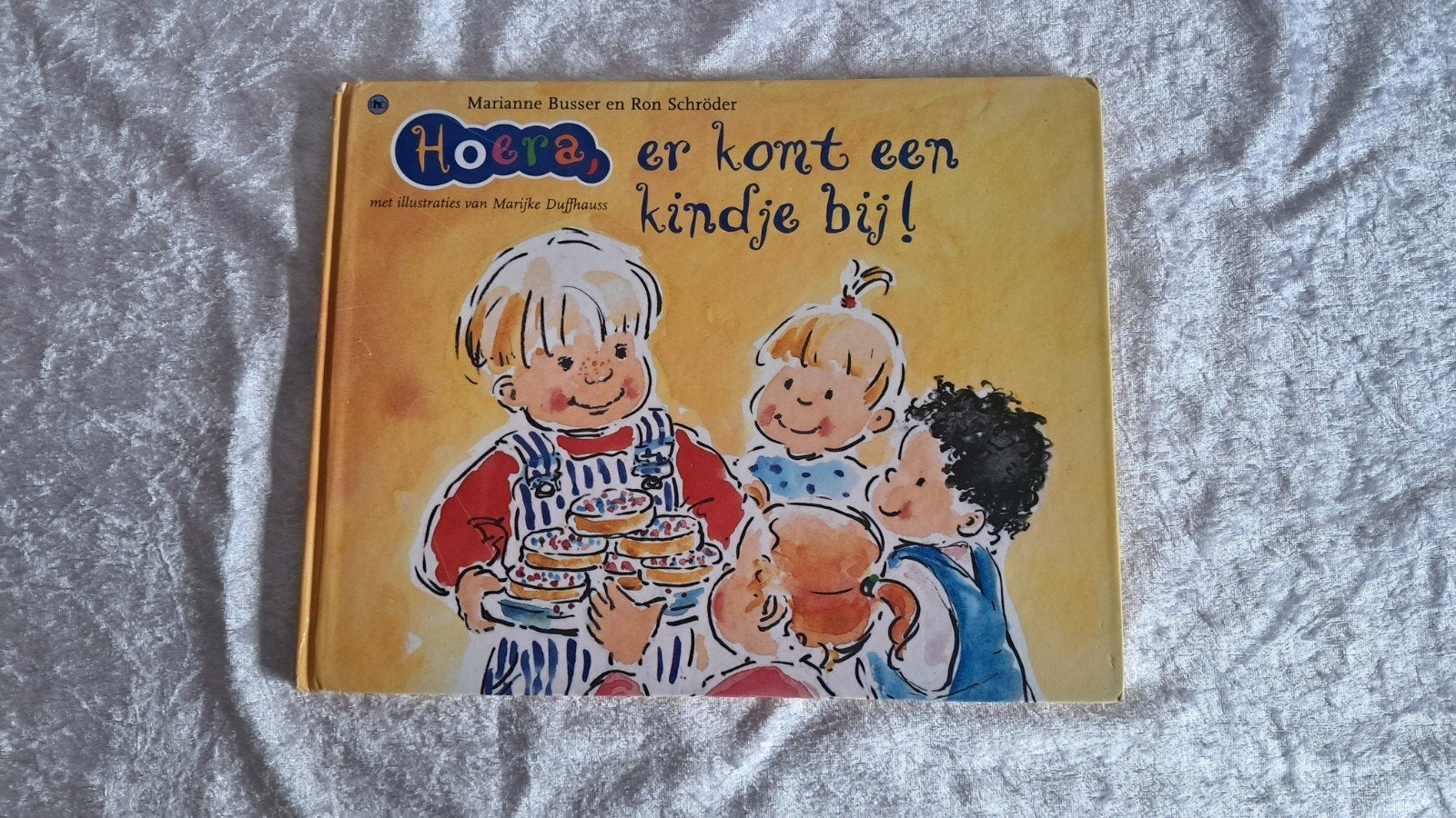 Net boek: Hoera, er komt een kindje bij, geboorte, Busser, Boeken, Ophalen of Verzenden, Gelezen, Marianne Busser en Ron Schröder