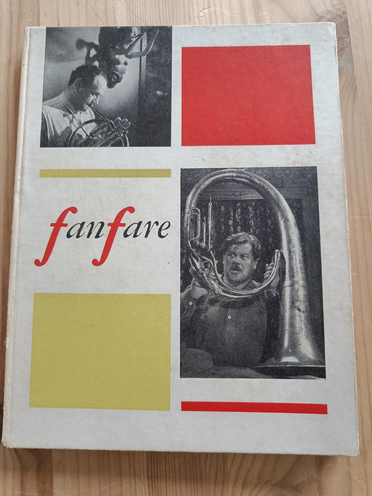 Boek over de film Fanfare van Bert Haanstra, Ophalen of Verzenden, Gelezen, Bert Haanstra, Filmspecifiek