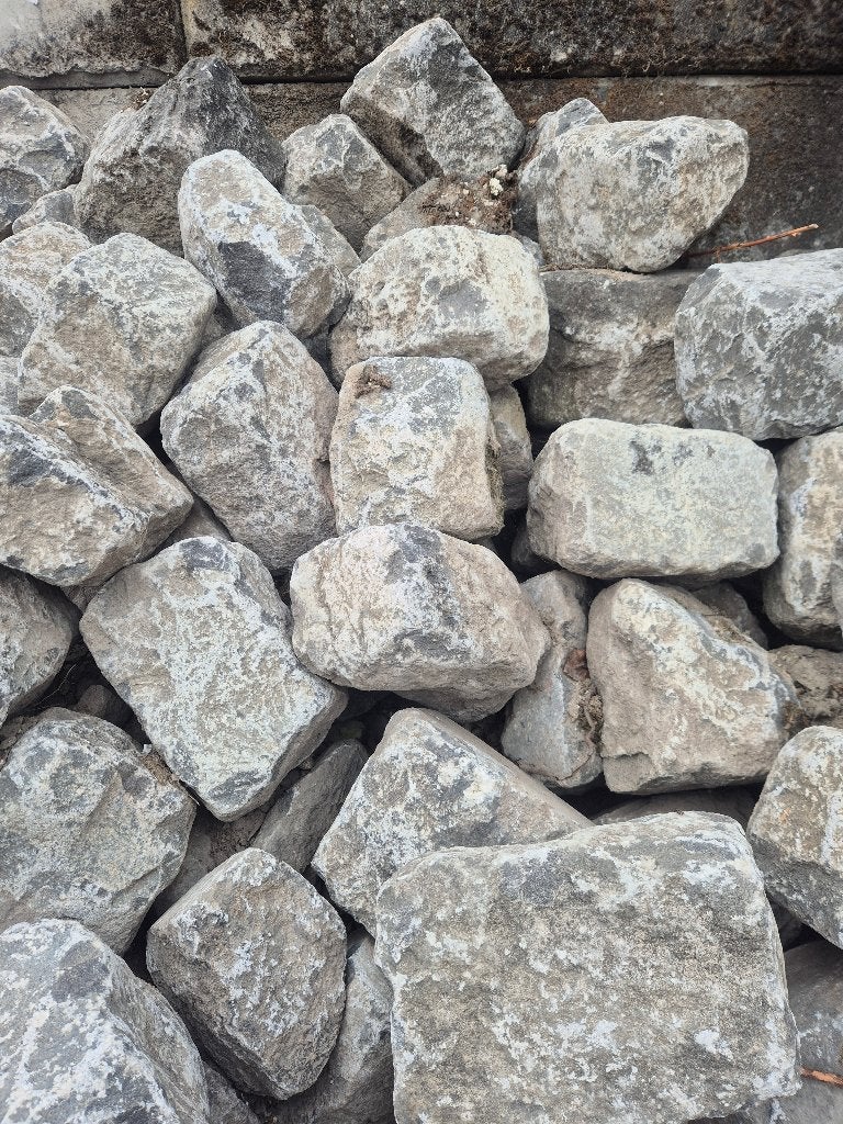 Kinderkoppen grijs (ruw) 20/25x15x15 cm - Per m2, Tuin en Terras, Ophalen, Gebruikt, Kei, Grijs