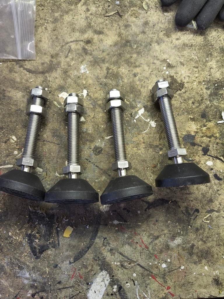 Te koop vier stelpoten met m12x80 draad met voet van d 5 cm, Ophalen of Verzenden