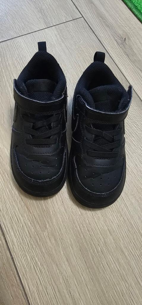 Zwarte Nike schoenen maat 25, Gebruikt, Jongen of Meisje, Schoenen, Ophalen of Verzenden