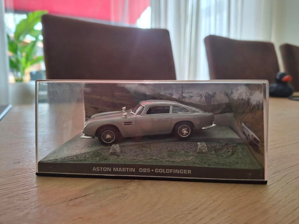 Aston Martin DB5 Goldfinger 1:43 in Display, Hobby en Vrije tijd, Modelauto's | 1:43, Ophalen of Verzenden