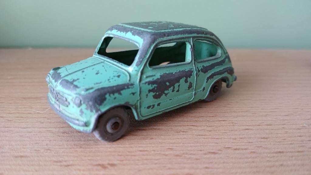 Dinky toys fiat 600, Hobby en Vrije tijd, Modelauto's | 1:43, Ophalen of Verzenden, Zo goed als nieuw, Auto, Dinky Toys
