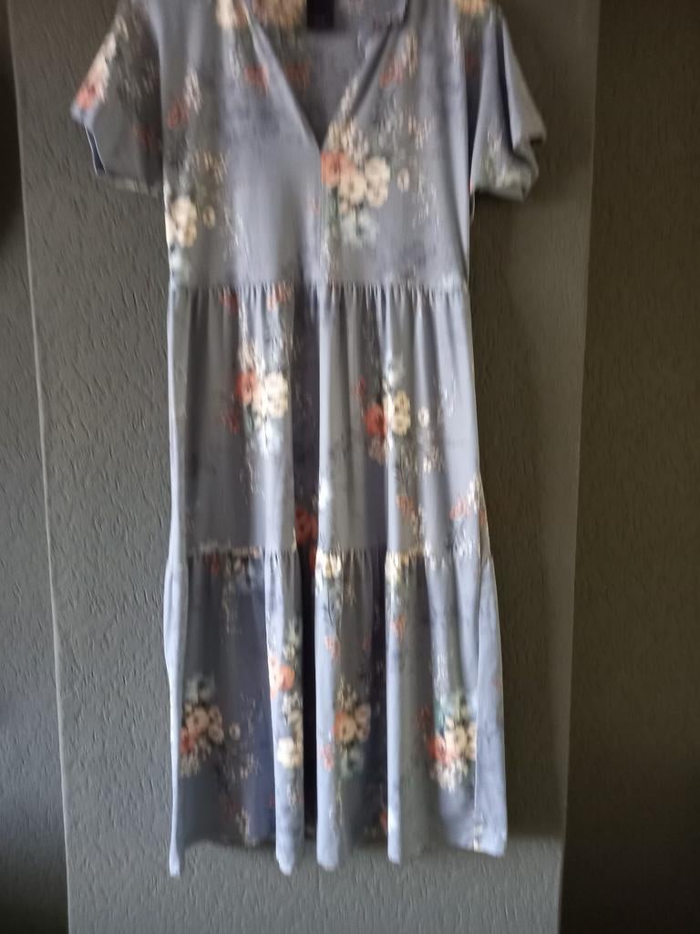 Luxzuz Jurk Maat 40 Blauw/Grijs met Bloemen, Kleding | Dames, Maat 38/40 (M), Blauw, Ophalen of Verzenden, Zo goed als nieuw