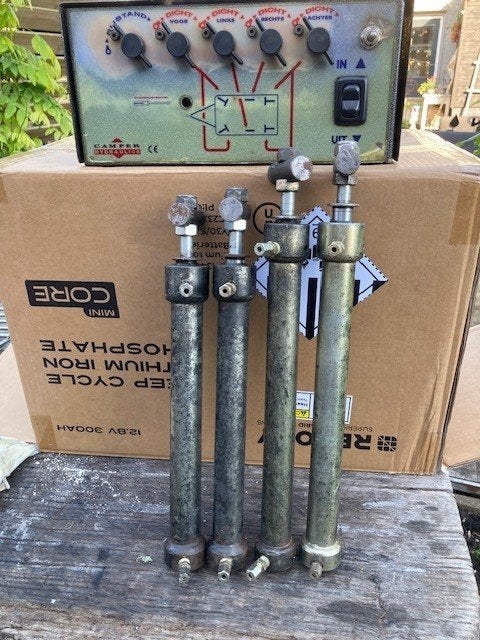 Hydraulische cilinders, Caravans en Kamperen, Ophalen, Gebruikt