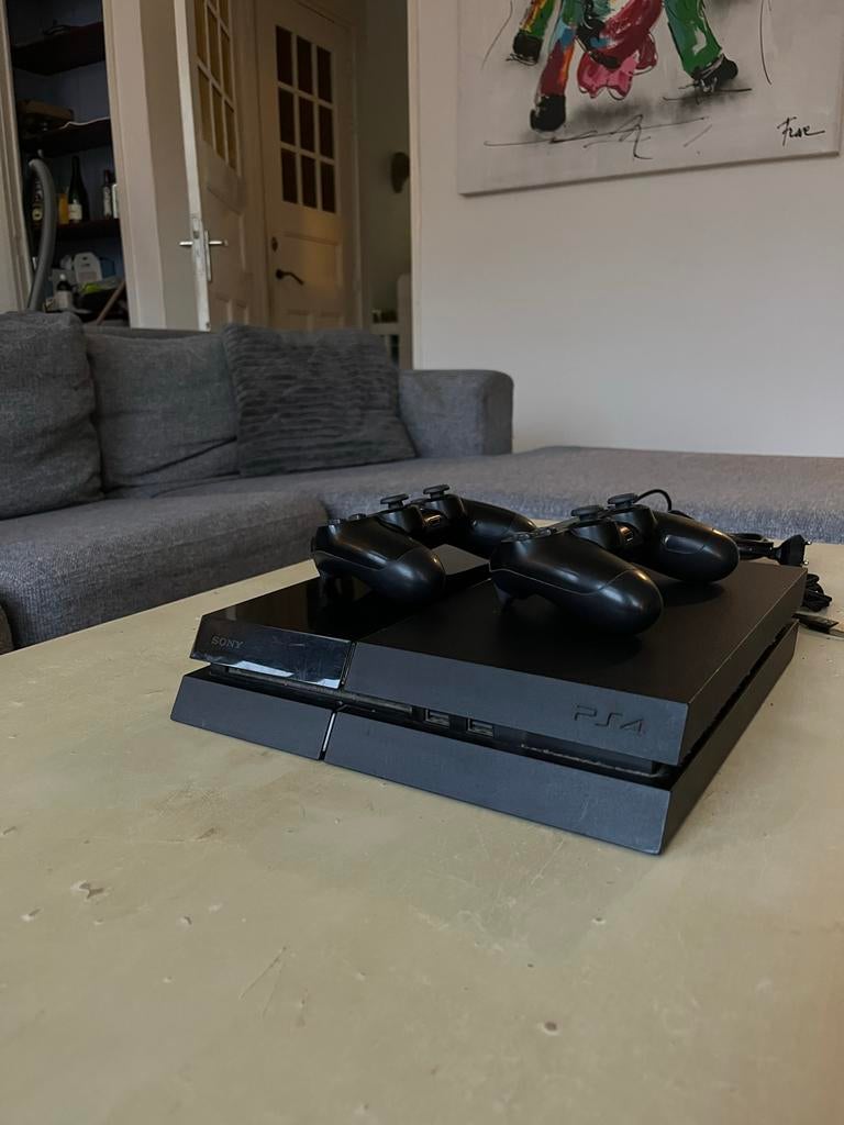 PlayStation 4 (Fat Model) Compleet Pakket met 2 Controllers, Spelcomputers en Games, Spelcomputers | Sony PlayStation 4, Ophalen of Verzenden