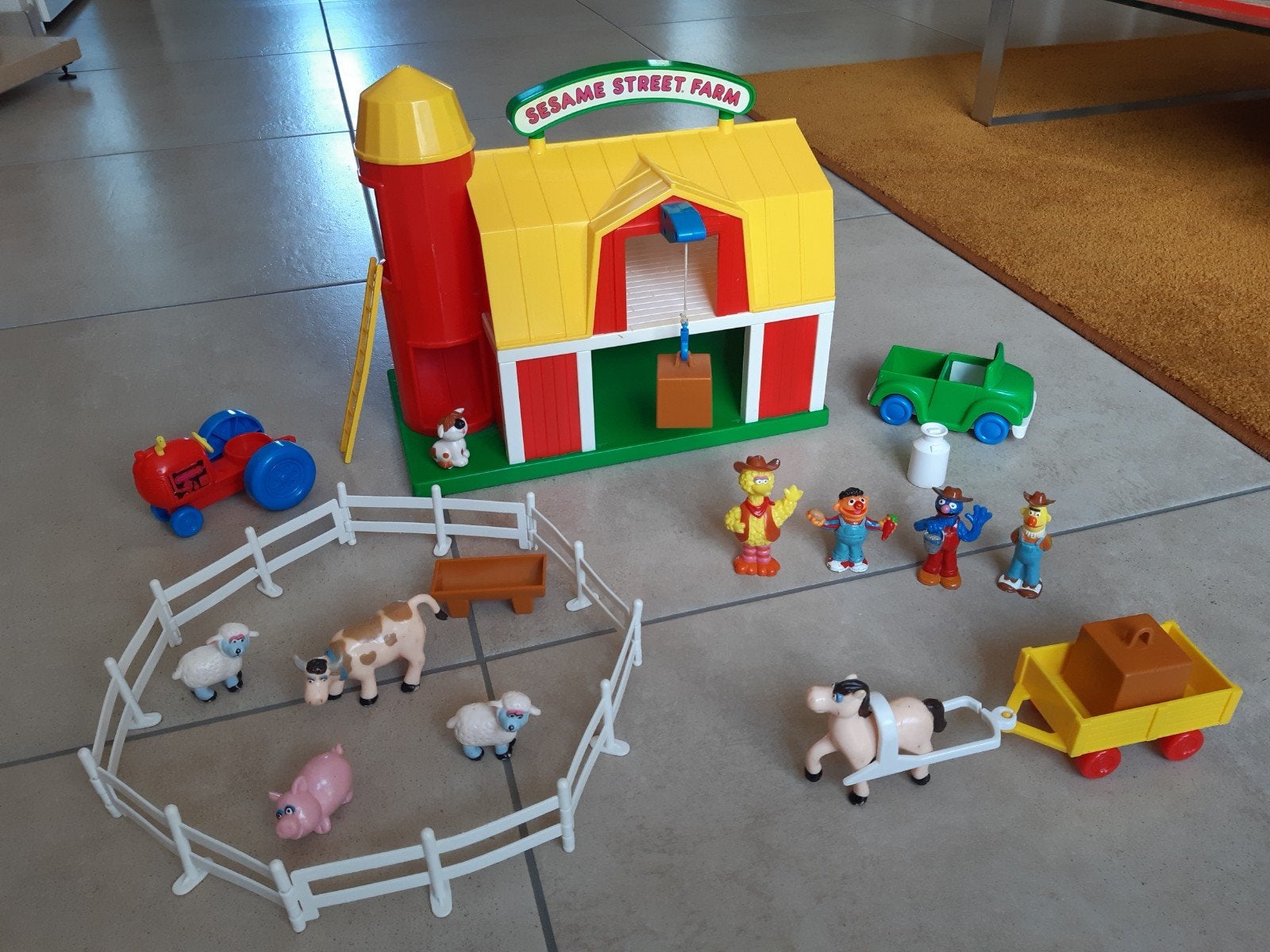 ​Vintage Illco Sesamstraat boerderij speelset + figuren, Ophalen, Gebruikt, Speelset
