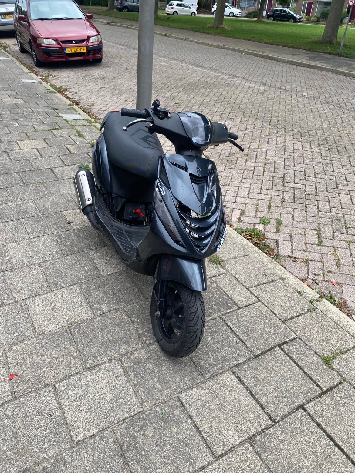 zip 172cc stage 2, Fietsen en Brommers, Scooters | Piaggio, Ophalen of Verzenden, Zo goed als nieuw, Tweetakt, Zip
