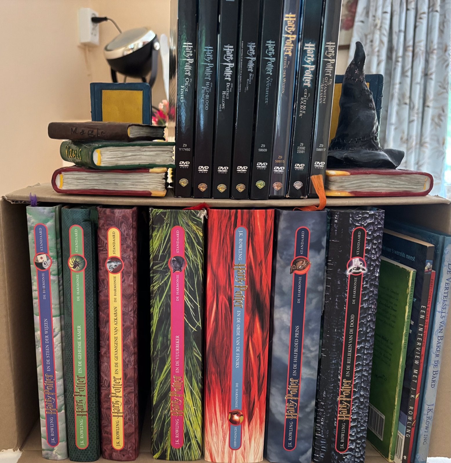 Zeven boeken en acht DVD’s van Harry Potter. Plus extra’s., Ophalen, Zo goed als nieuw