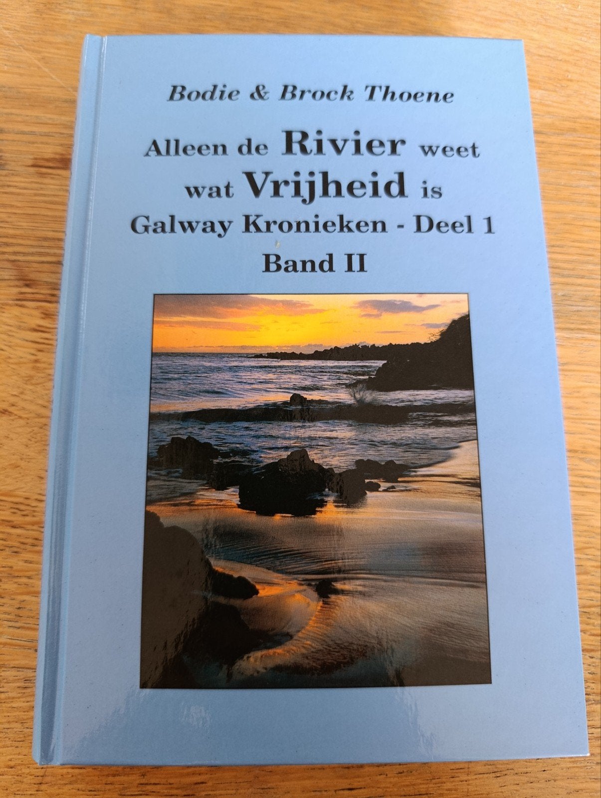 Bodie & Brock Thoene, Alleen de rivier weet wat vrijheid is,, Ophalen of Verzenden