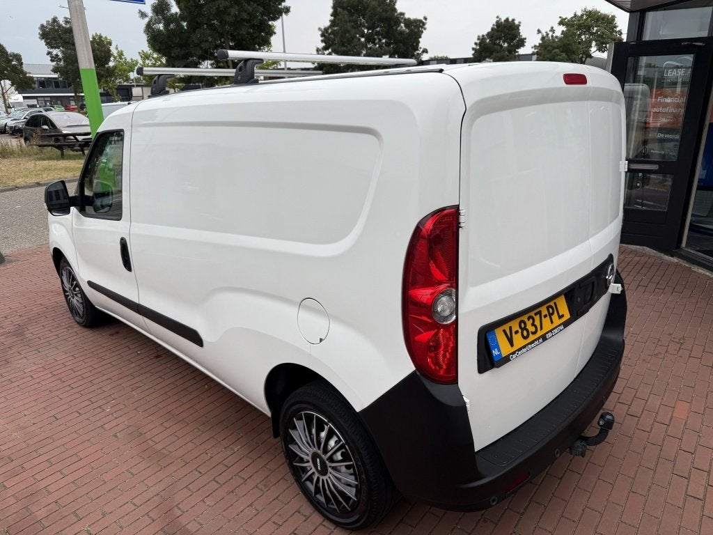 Opel Combo 1.3 CDTi L2H1 Edit. airco trekhaak cruise control, Gebruikt, Euro 6, Wit, Origineel Nederlands