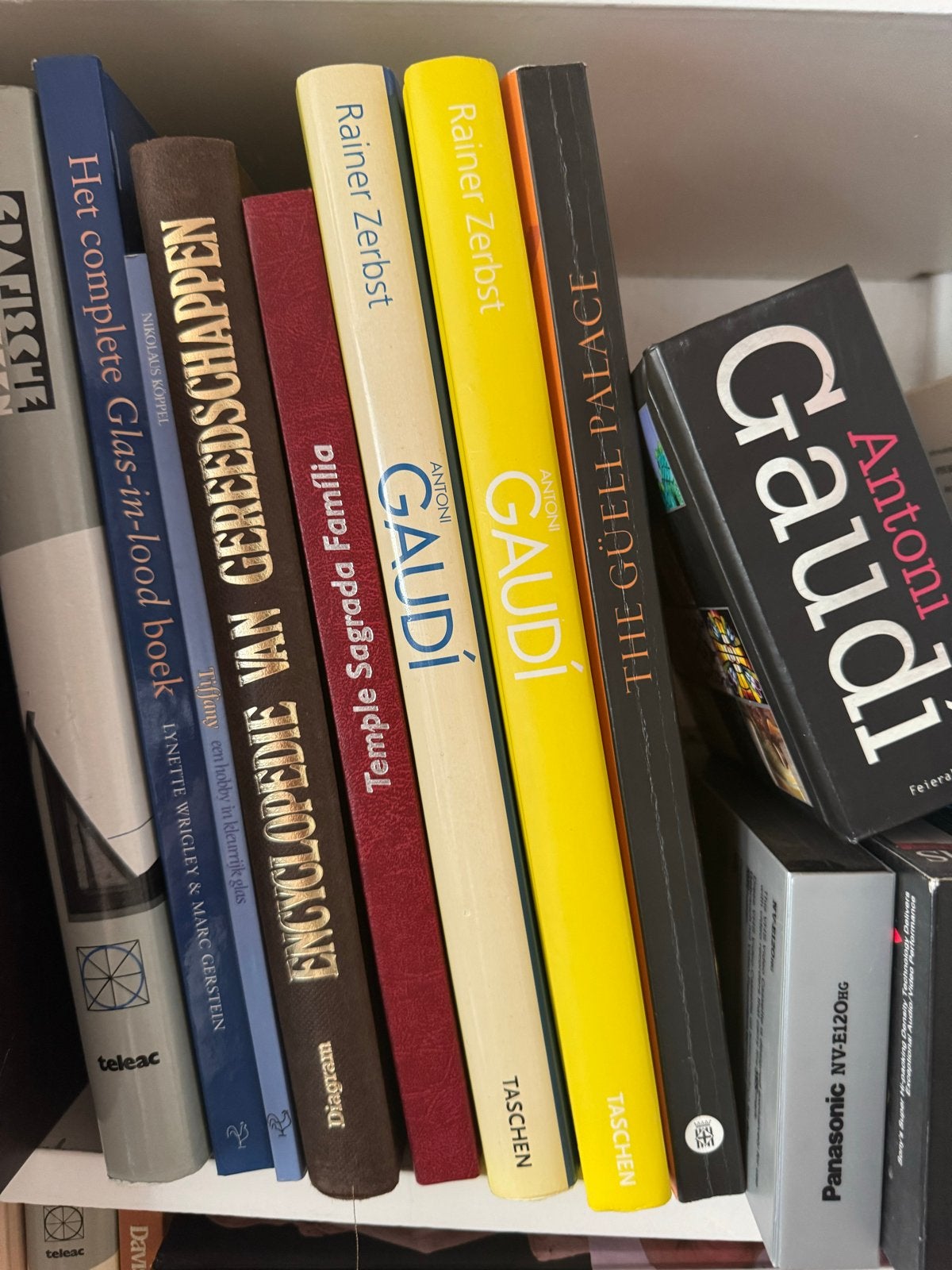 Diverse boeken over Antoni Gaudí, Ophalen of Verzenden, Gelezen, Overige onderwerpen