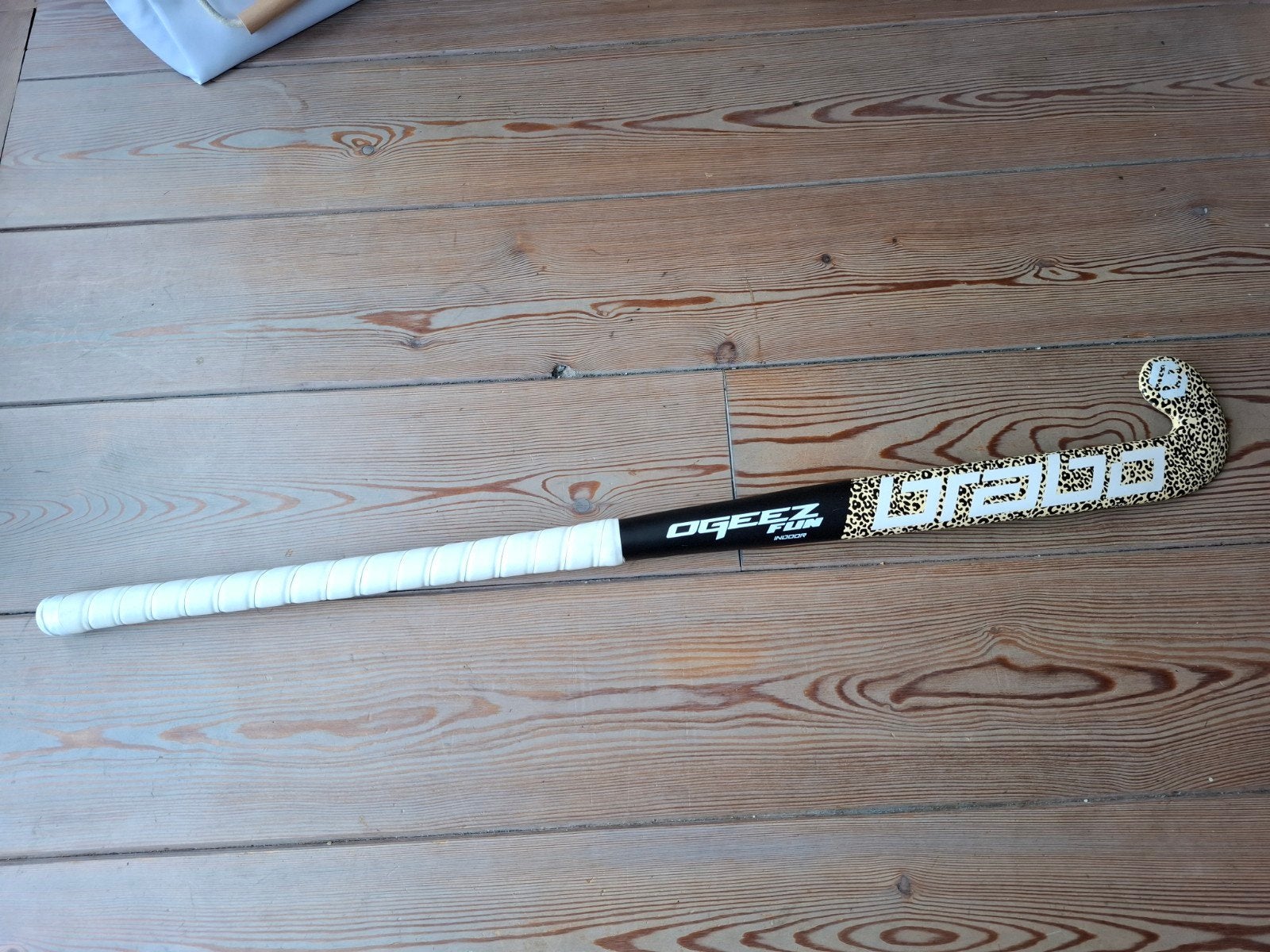 36 inch zaalhockey stick hockeystick indoor Brabo ogeez fun, Sport en Fitness, Ophalen of Verzenden, Zo goed als nieuw, Stick